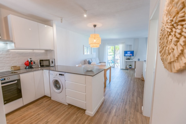 Kitchen to Lounge