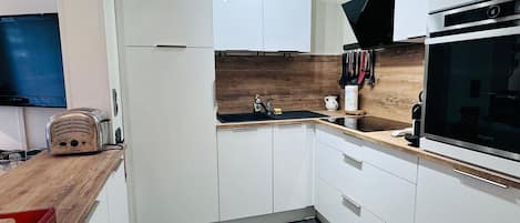 Kühlschrank, Geschirrspüler