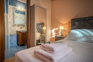 4 chambres, fer et planche à repasser, Wi-Fi gratuit, draps fournis
