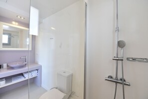 Handdukar och schampo