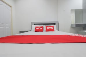 Superior Double Room | Desk, free WiFi, bed sheets