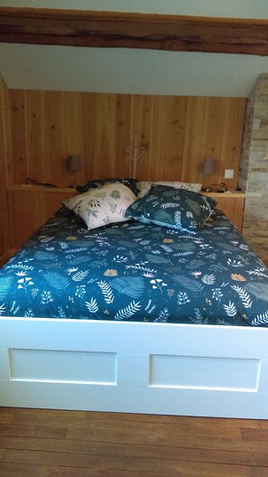 2 bedrooms, iron/ironing board, travel crib, bed sheets - Gîte de Gab & Lyne (Moux-en-Morvan)
