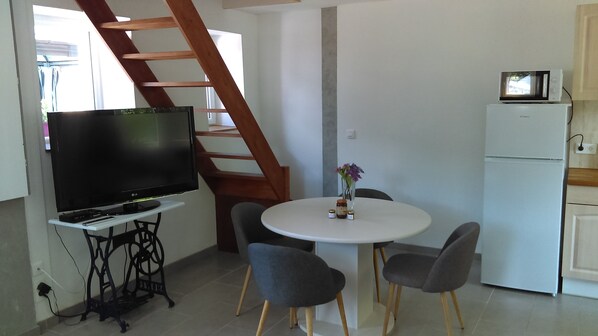 Dining - Gîte de Gab & Lyne (Moux-en-Morvan)