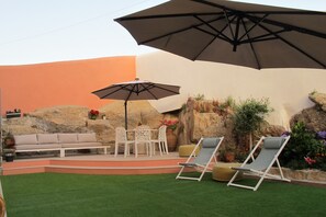 Outdoor dining - Villa Tauria - exclusive space in a medieval village (Sabugal)