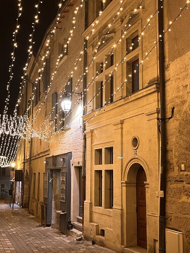 'The Fenestrelle' appt in superb stone house in centre Uzès