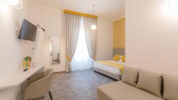 Quarto triplo luxo | Frigobar, cofres nos quartos, individualmente decorados