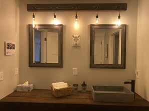 Interior - Modern Farmhouse, 3 bedrooms, 2 full baths, sleeps 8  (West Union)