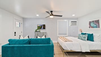 1 bedroom, desk, iron/ironing board, free WiFi