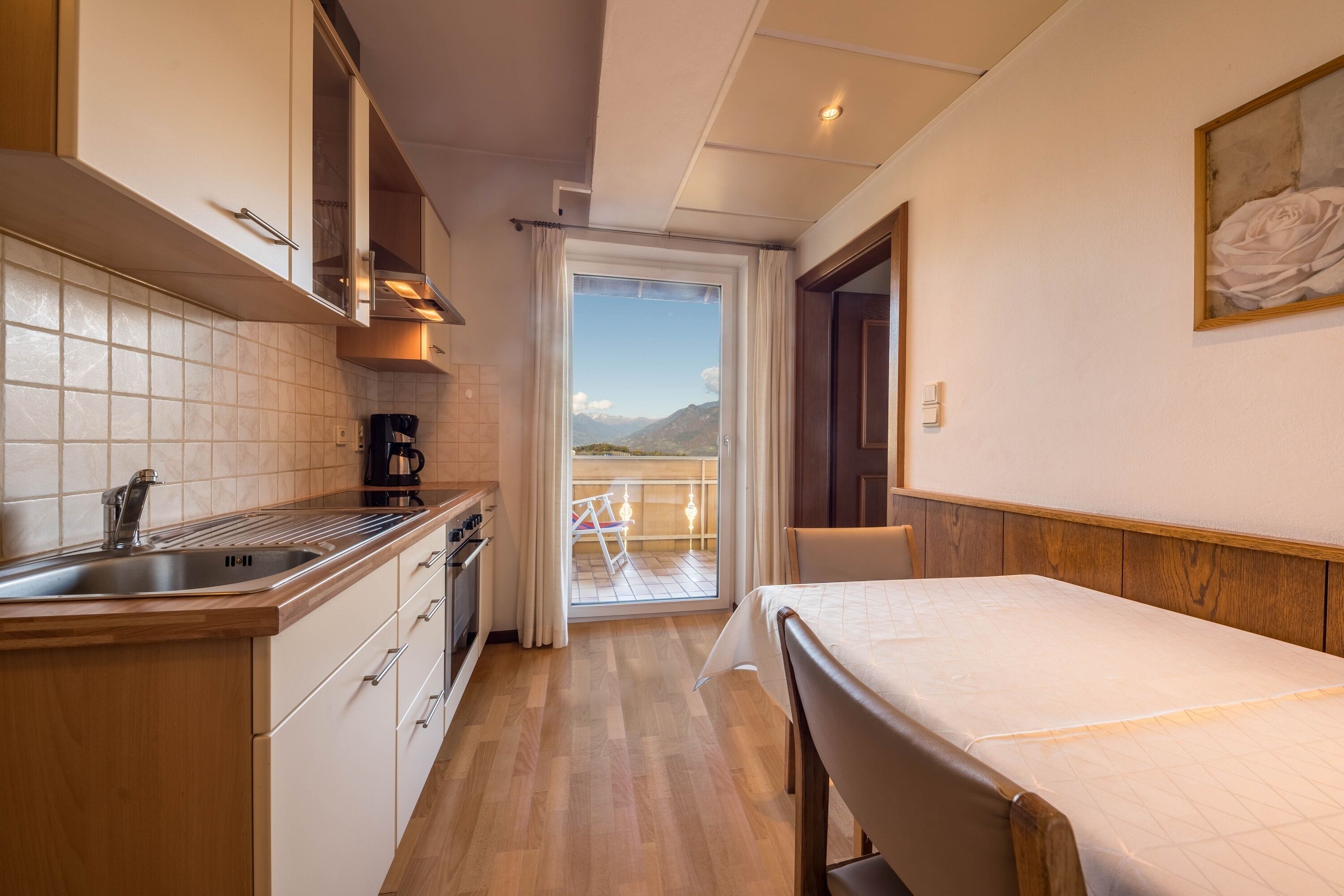 Fridge, stovetop, coffee/tea maker, electric kettle