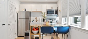 Chic 1920s Charmer Walkable to Belmont & Vanderbilt, Pet-Friendly