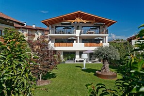 Exterior - Apartment "Latemar - Schlosserhaus 31" with Balcony and Mountain View (Tisens Südtirol)