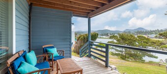 Nestucca Sunrise #155 - 5 bedroom riverfront home across the street from beach in Pacific City.