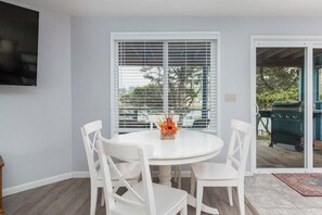 Outdoor dining - #155 Nestucca Sunrise · Riverfront, Close to Ocean Beaches, Large Yard (Pacific CIty)