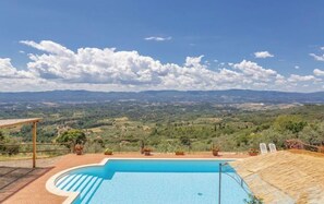 Seasonal outdoor pool, pool umbrellas, pool loungers - Agriturismo Il Moraiolo (Loro Ciuffenna)