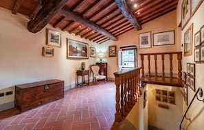 Premium bedding, desk, iron/ironing board, free WiFi