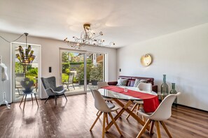 Interior - Apartment "Vinum - Schlosserhaus 31" with Terrace and Mountain View (Tisens Südtirol)