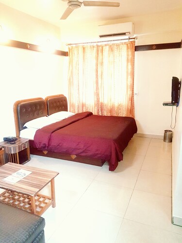 Hotel Amrit Regency