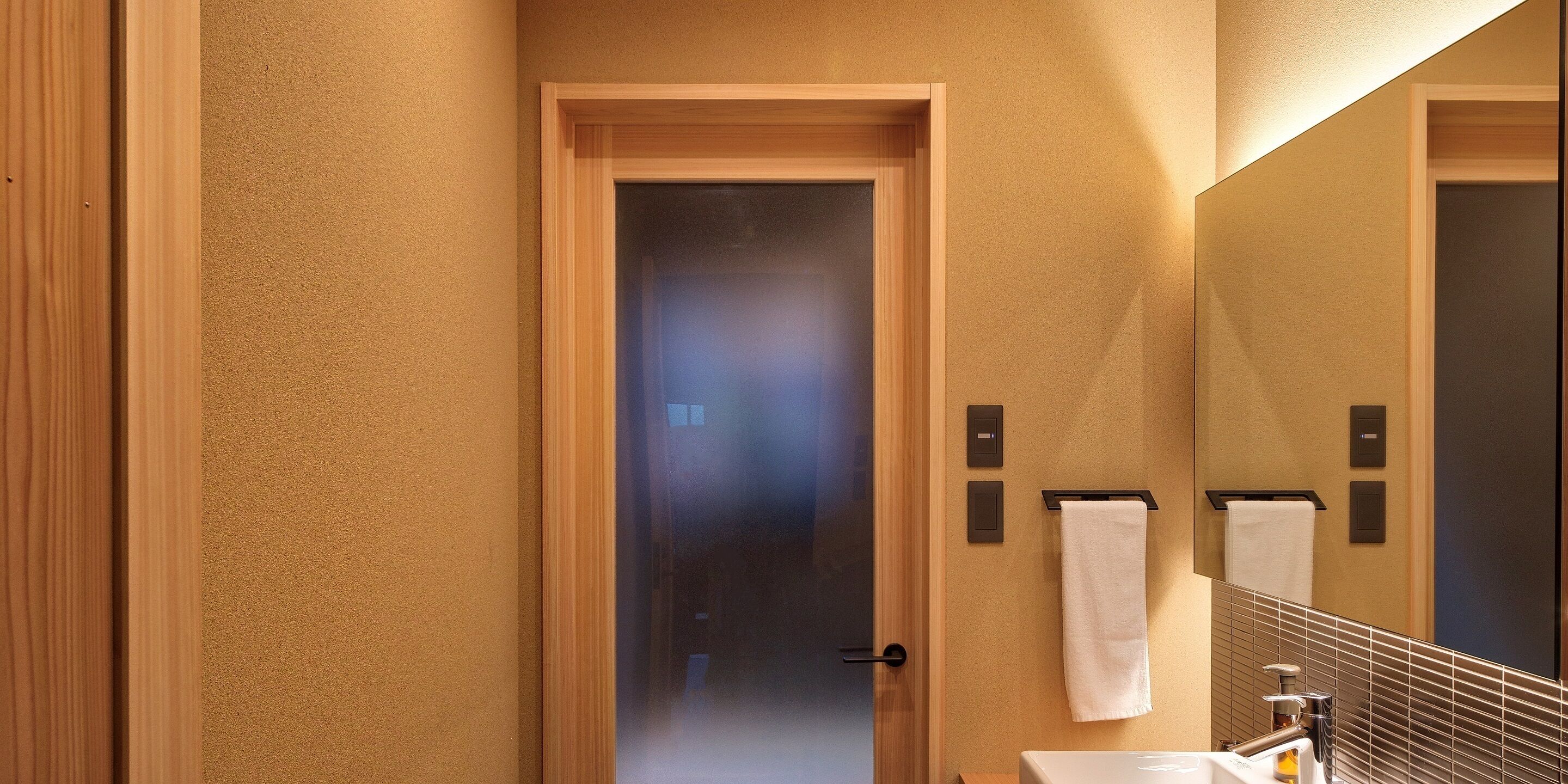 Huis, niet-roken (Private Vacation) | Badkamer | Een aparte badkuip en douche, een diep bad, een regendouche