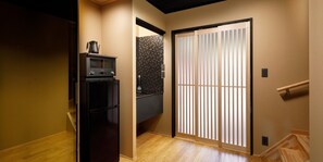 Private Vacation Home, Non Smoking | Private kitchenette