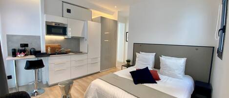 熨斗/熨衫板、上網、床單