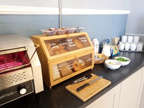 Daily continental breakfast for a fee - Park Hotel & Apartments (Hull)