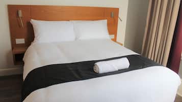 Basic Apartment | Desk, iron/ironing board, free WiFi, bed sheets