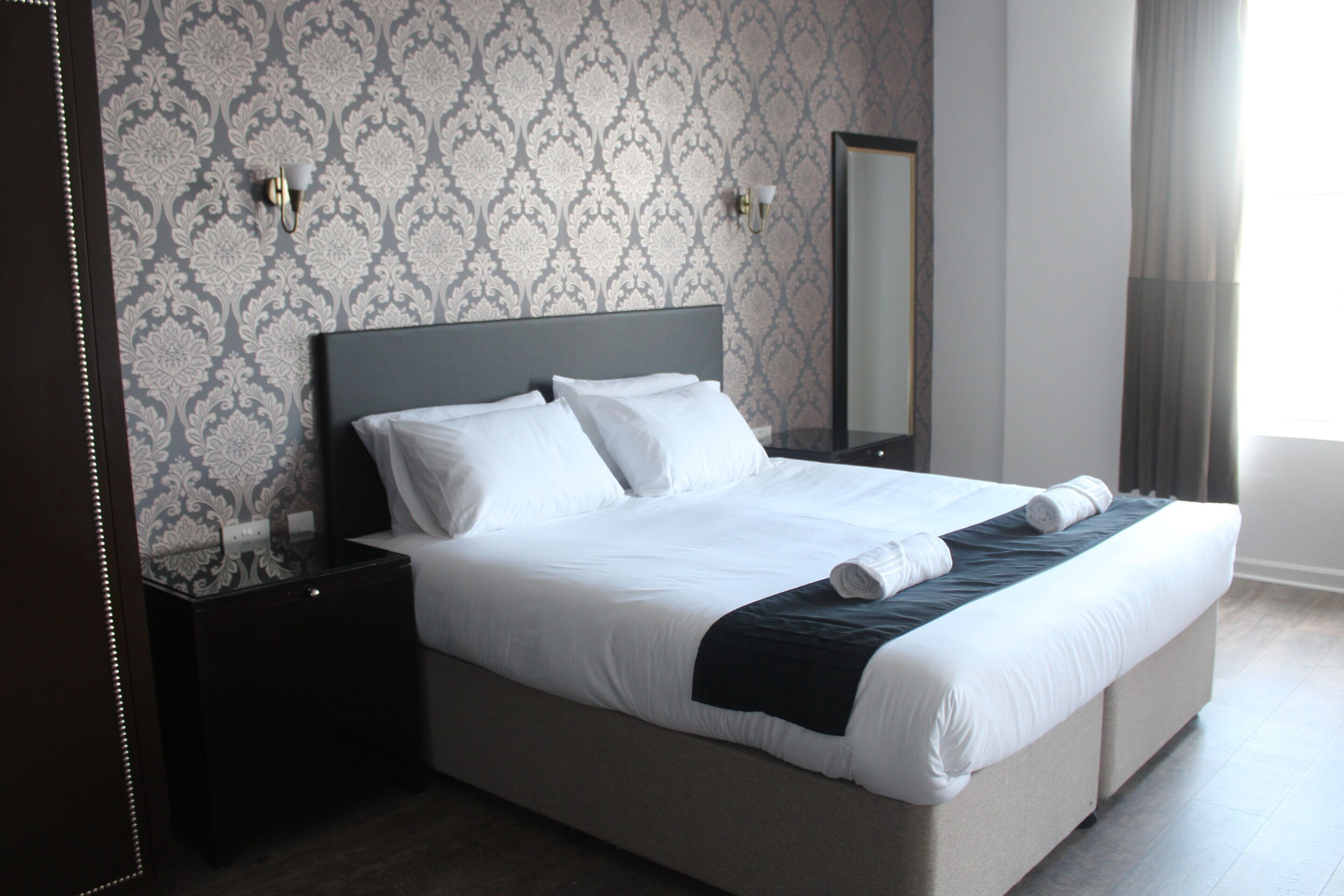 Superior Double Room | Desk, iron/ironing board, free WiFi, bed sheets