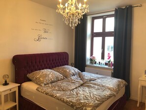 1 dormitorio, tabla de planchar con plancha, cuna de viaje y wifi gratis