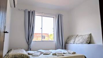 1 chambre, fer et planche Ă repasser, Wi-Fi gratuit, draps fournis