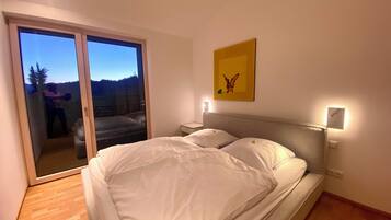 2 間睡房、上網、床單