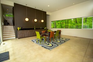 Dining - Pet friendly, Modern, Unique - Near Orchards & Lakes (La Porte)