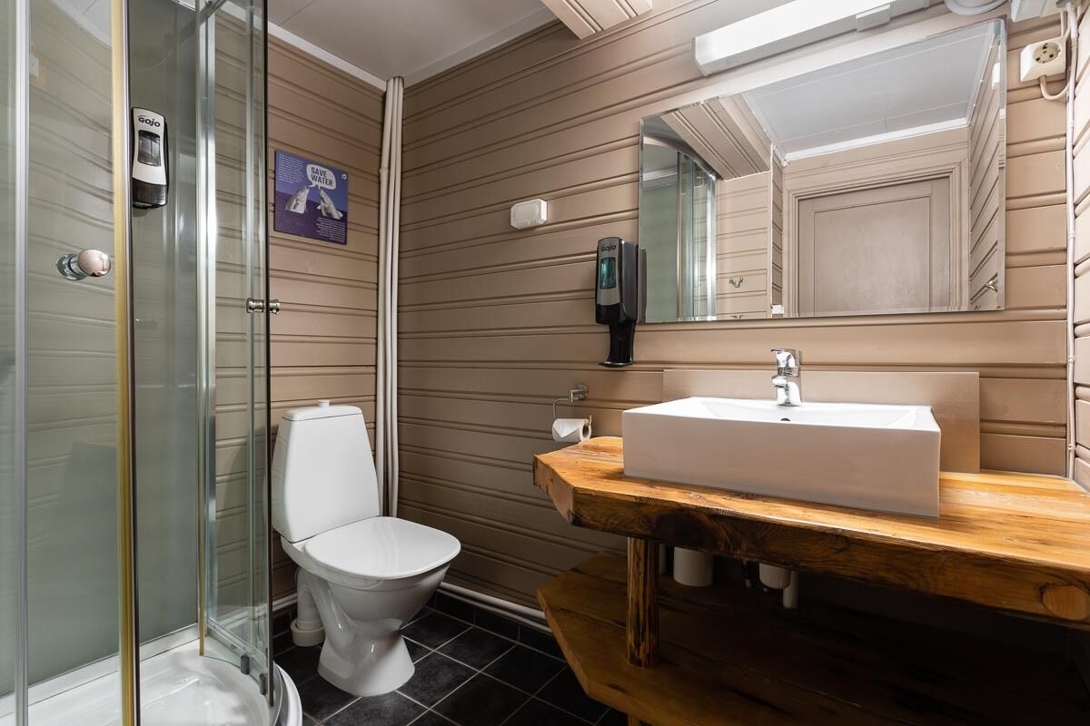 traditional cottage, 1 bedroom | bathroom | shower, hair dryer, towels, soap