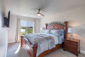 3 bedrooms, iron/ironing board, free WiFi, bed sheets - Cloud Nine at The Ledges *Resort Amenities Included!* (St. George)