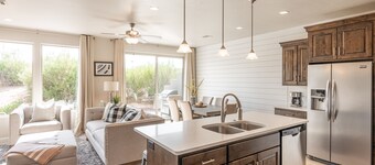 Modern 3BR Poolside on the 18th Hole - 2 Kings