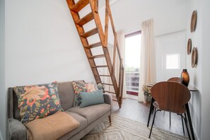 TV - Nomads Nest in Bonfim 1BED Balcony View (Porto)