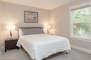 3 soverom, skrivebord, strykejern/-brett og wi-fi (inkludert)