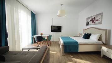 Deluxe-studiolejlighed - balkon - delvis søudsigt | 2 soveværelser, premium-sengetøj, individuelt design