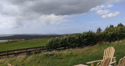 100 year old Renovated Cottage in North Skye