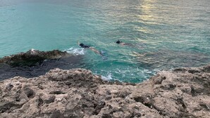 Unclassified image, 3 of 6, button - Prime location, Malmok/Arashi Beach area. 3 minutes from the beach! (PALM BEACH)