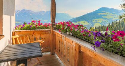 Maison moderne avec vue imprenable sur les montagnes