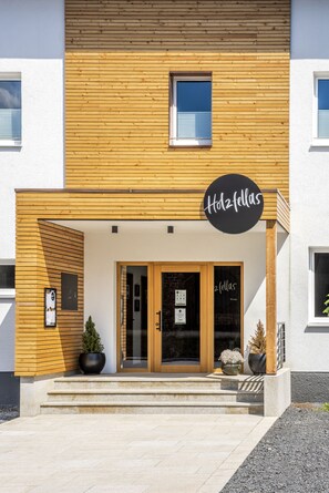 Property entrance - Holzfellas Hotel & Restaurant (Wiesau)