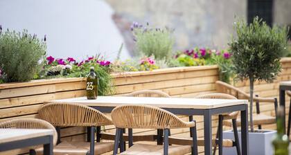 Holzfellas Hotel & Restaurant