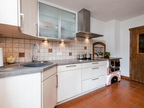 Kühlschrank, Ofen, Herdplatte, Geschirrspüler