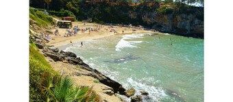 OFFRE SALOU  ONLY FAMILY   SEA VIEW LARGE TERRACE , POOLS  PARKING WIFI