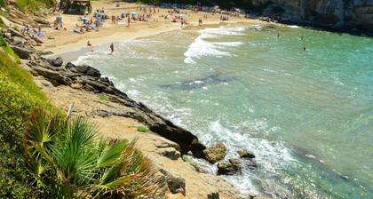 OFFRE SALOU ONLY FAMILY SEA VIEW LARGE TERRACE , POOLS PARKING WIFI