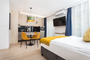 Grand Studio | In-room dining - Serviced Apartments G11 - between Main Market Square and Jewish Quarter by InPoint (Kraków)