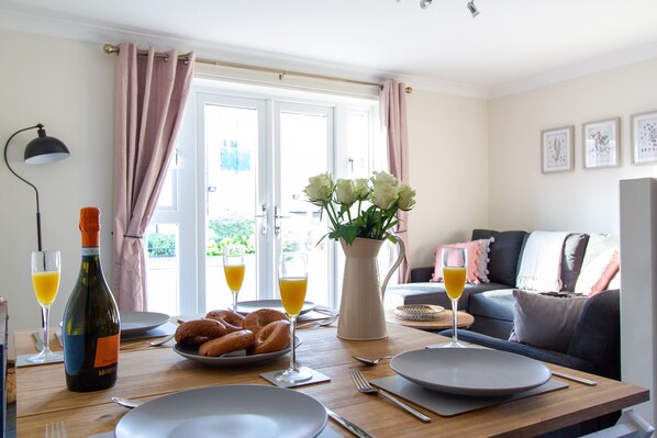 Dining - Waters Edge (Chester)