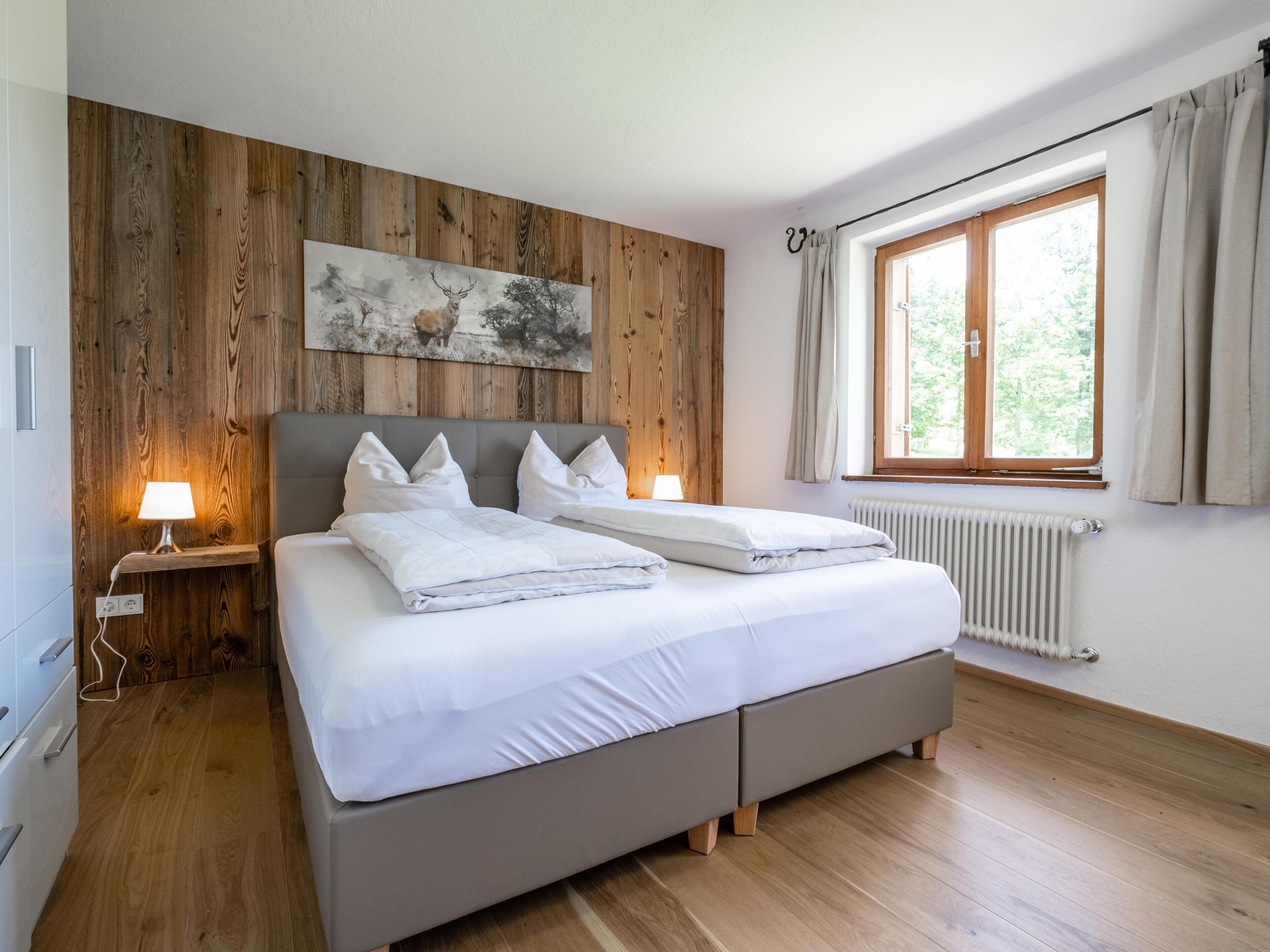 5 chambres, accès à Internet