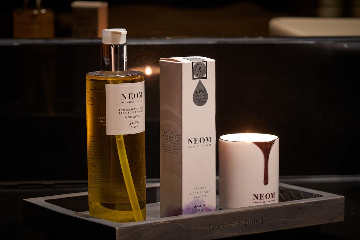 couples treatment room(s), sauna, hot tub, steam room, body treatments