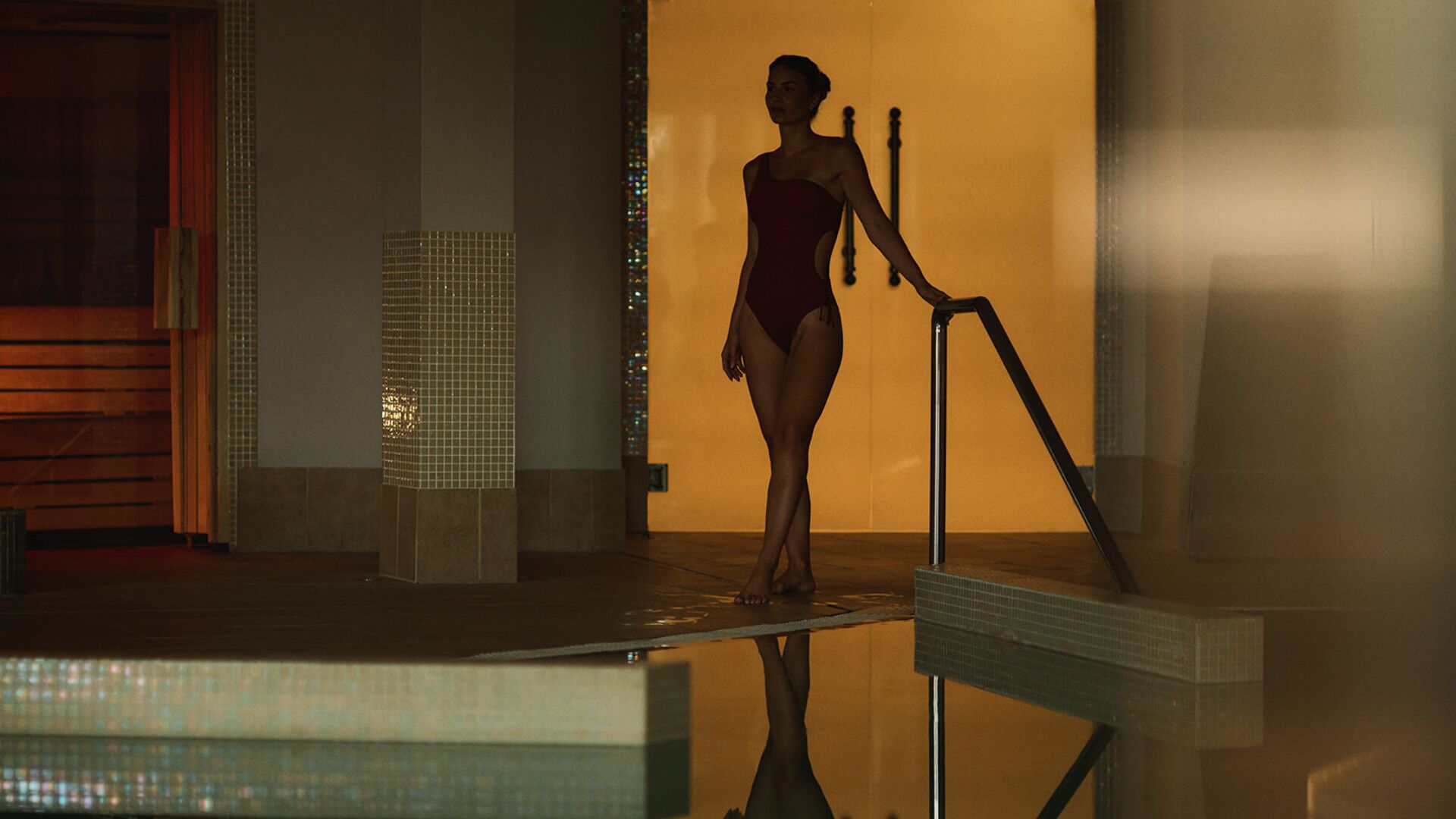 Couples treatment room(s), sauna, hot tub, steam room, body treatments